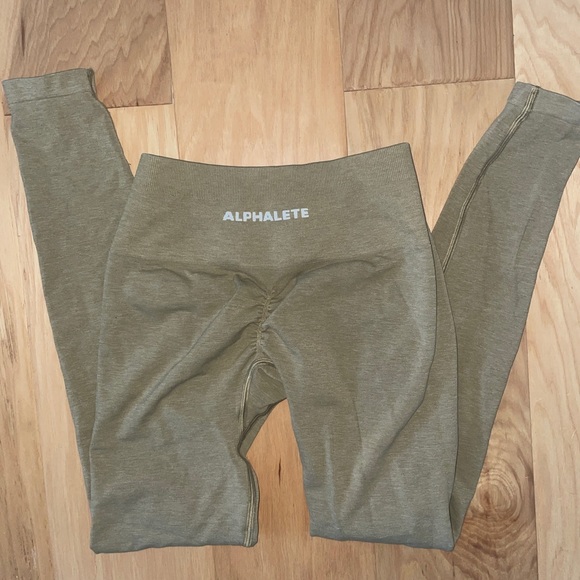 Alphalete Amplify Legging - Not Gold - Picture 2 of 3